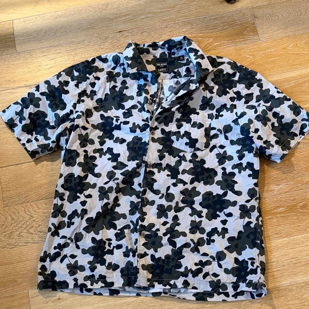 Todd Snyder Black and White Floral Button-Down Shirt